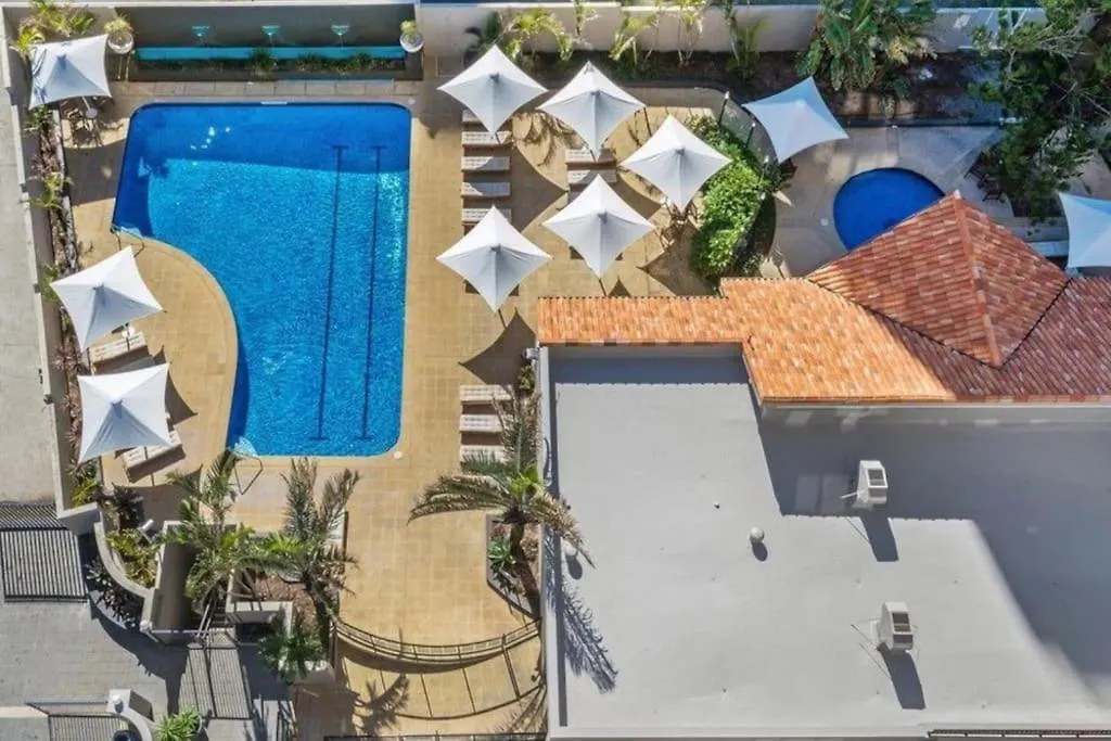 2Br Beachfront Family Friendly Surfers Apartment Gold Coast