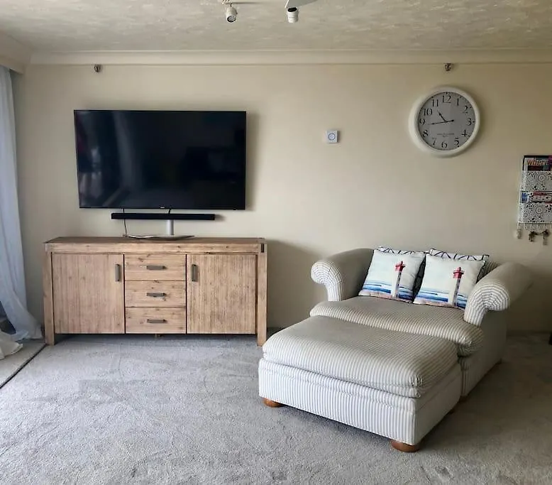 2Br Beachfront Family Friendly Surfers Apartment Gold Coast Australia