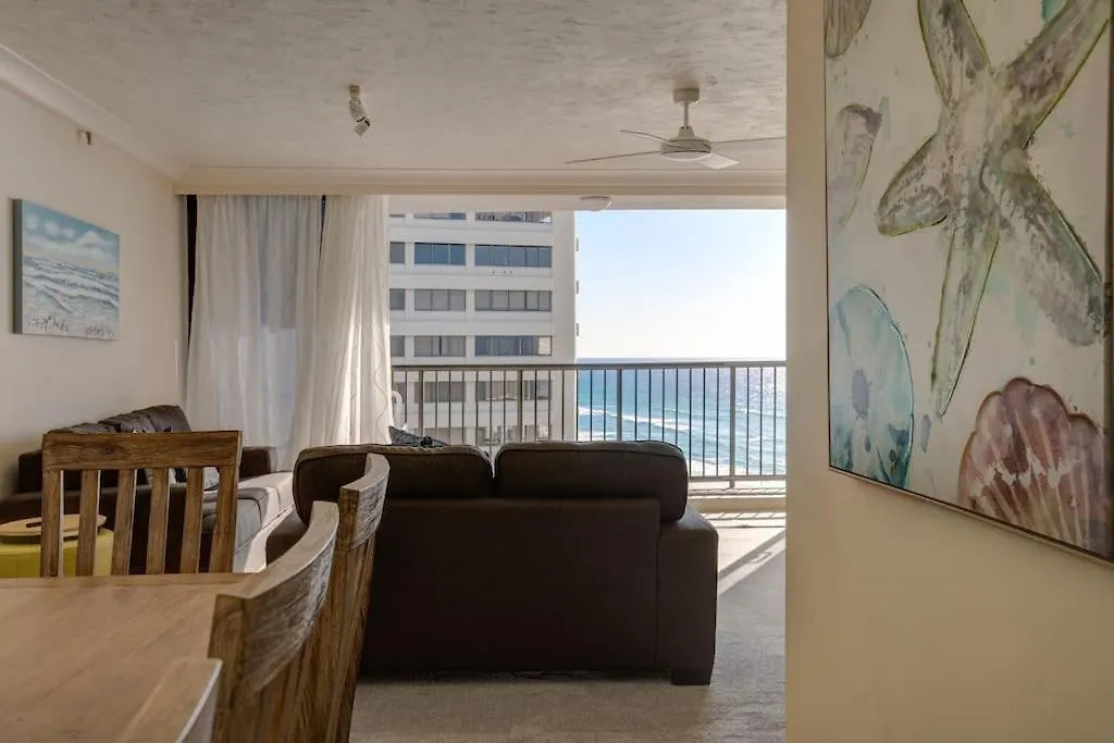 2Br Beachfront Family Friendly Surfers Apartment Gold Coast