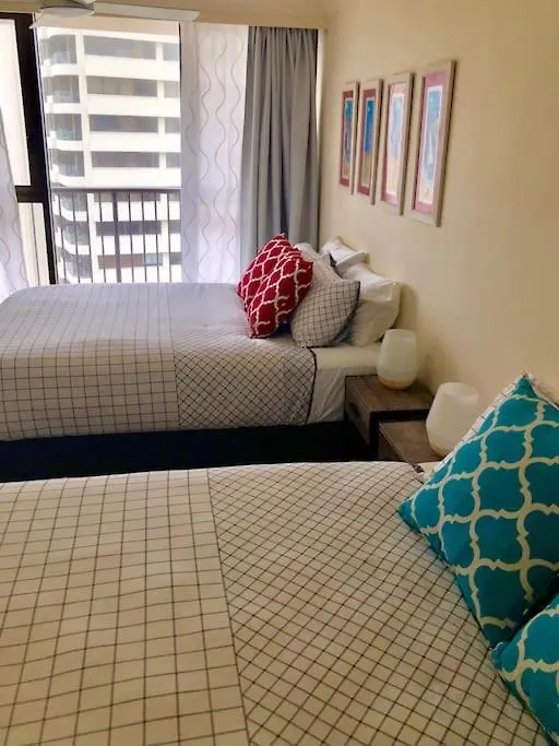 2Br Beachfront Family Friendly Surfers Apartment Gold Coast