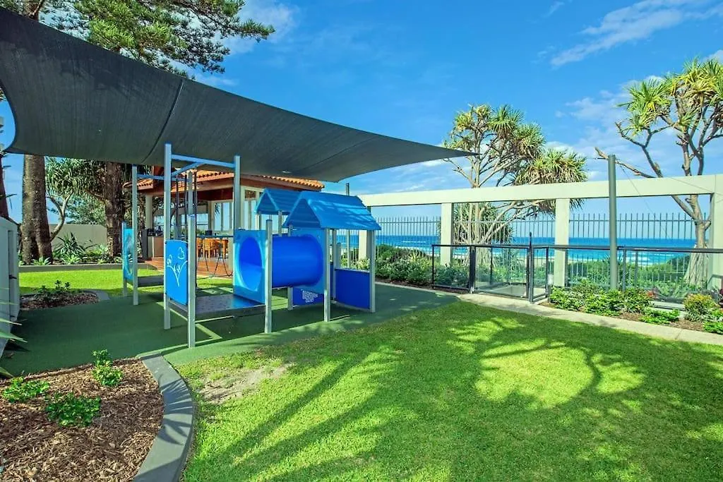 2Br Beachfront Family Friendly Surfers Apartment Gold Coast